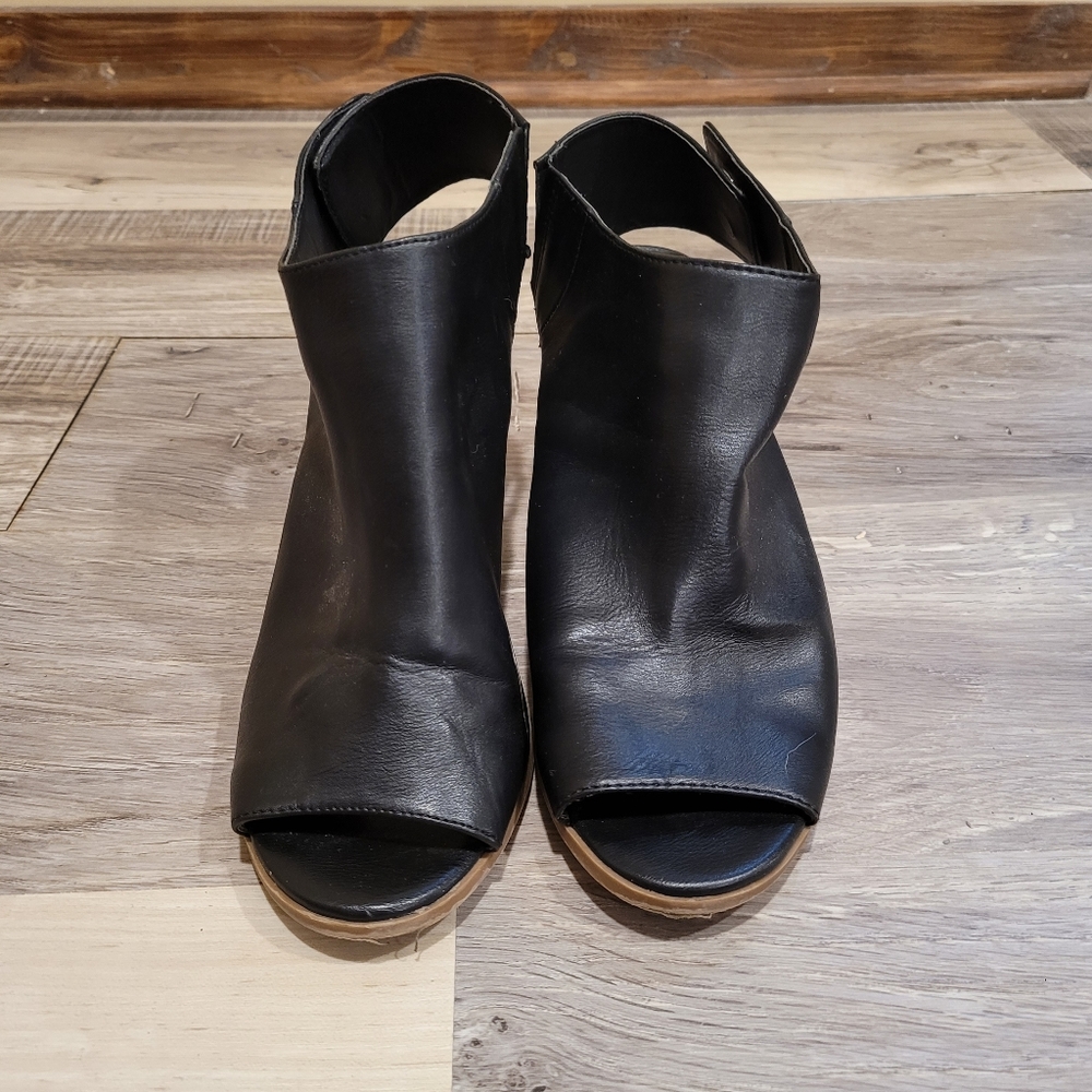 MOSSIMO Black Bootie-Type Heel